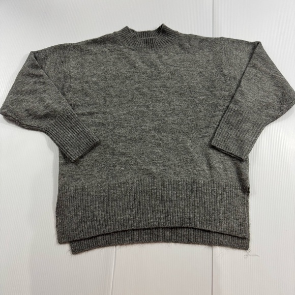 H&M Sweaters - 505. H&M Gray Women's Sweater (S)